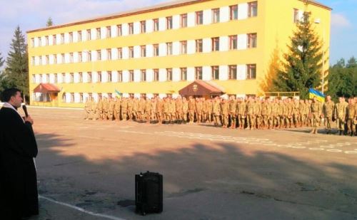 День Незалежності: Капелани з військовими молились за мир в Батьківщині День Незалежності: Капелани з військовими молились за мир в Батьківщині